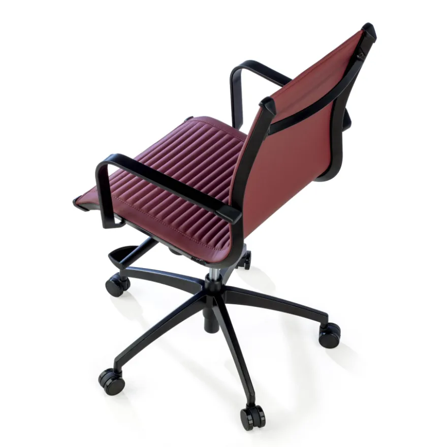 Poltrona da ufficio design Brenton, schienale basso, struttura nera, ecopelle