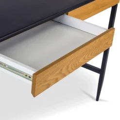 Scrivania per PC Athena laccata, con cassetti in legno e gambe in acciaio
