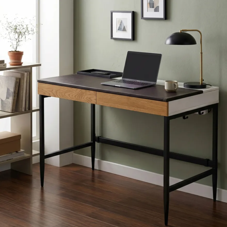 Scrivania per PC Athena laccata, con cassetti in legno e gambe in acciaio