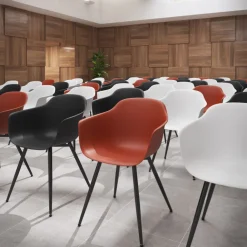 Sedia Conferenza Alice, 4 gambe, design avvolgente