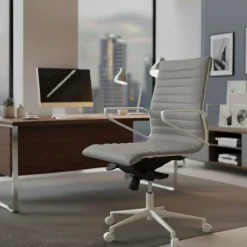 Sedia da ufficio Design Cagliari, struttura bianca, schienale basso, ecopelle