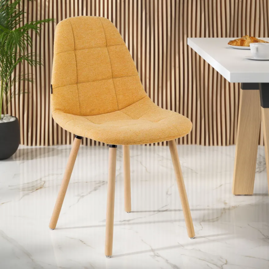 Sedia Scandinava Zafir, spessa imbottitura, gambe in legno